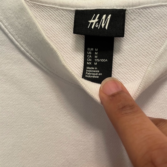 H&M White Sweater - Picture 2 of 2